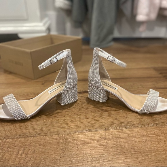 Steve Madden Irene-R Wide Width Heel Size 6 - Picture 3 of 7